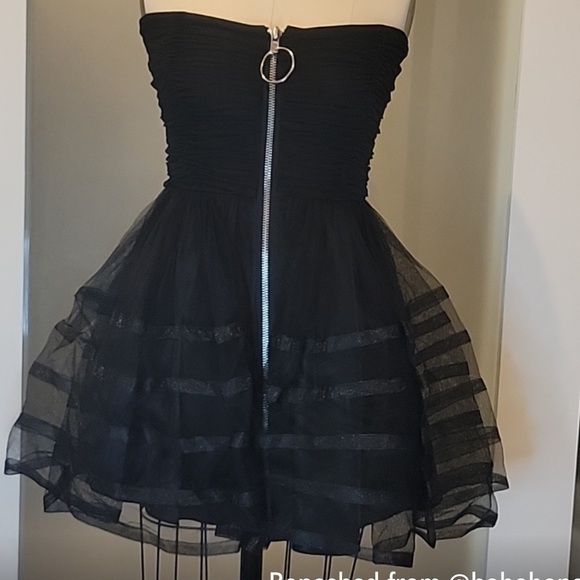 Betsey Johnson Dresses & Skirts - Betsey Johnson VTG Y2K Black Sweetheart Strapless Tulle Fit & Flare Mini Dress,S